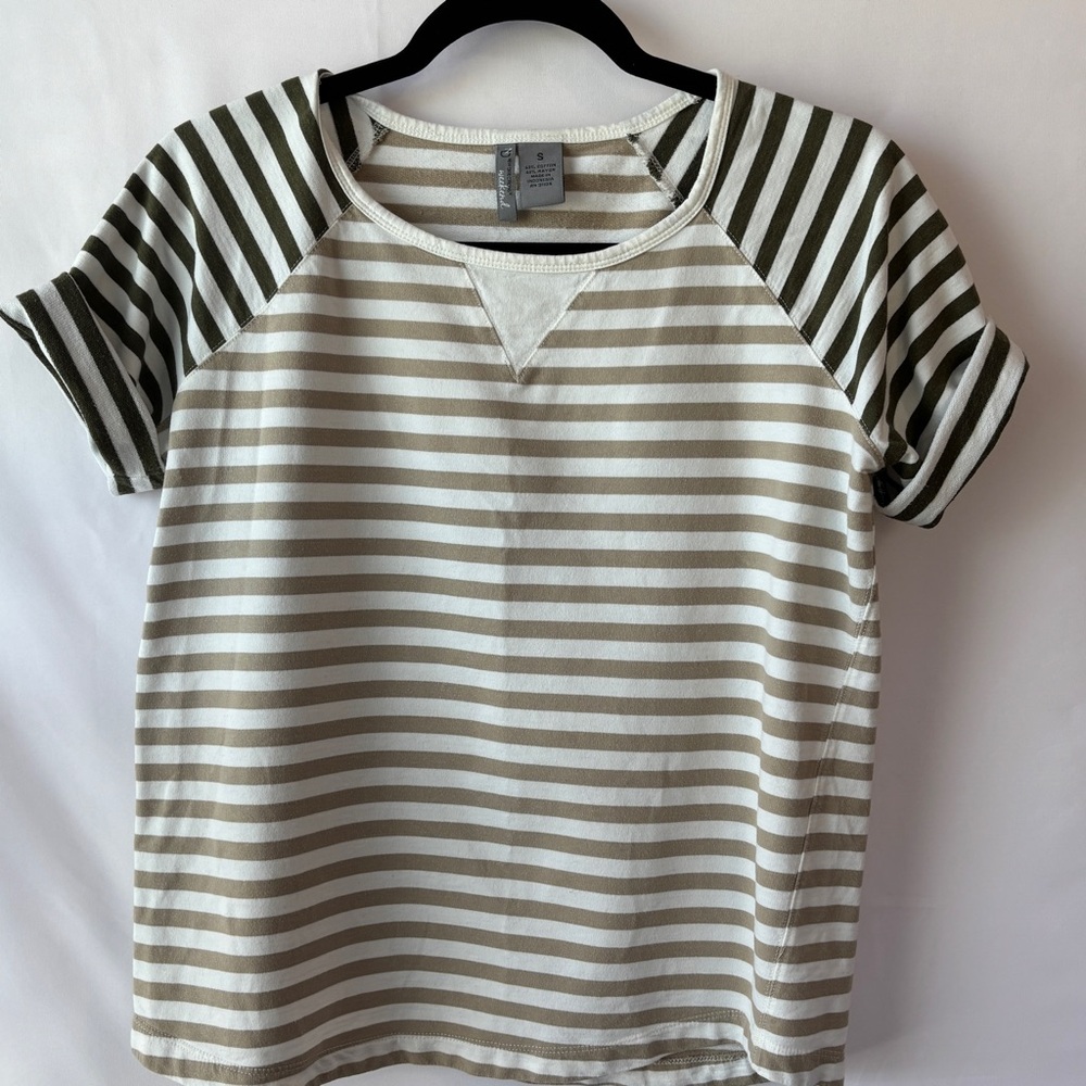 New Directions Sz S Cotton/Rayon Tan, Olive and Cream Stripe Tee Shirt Classic